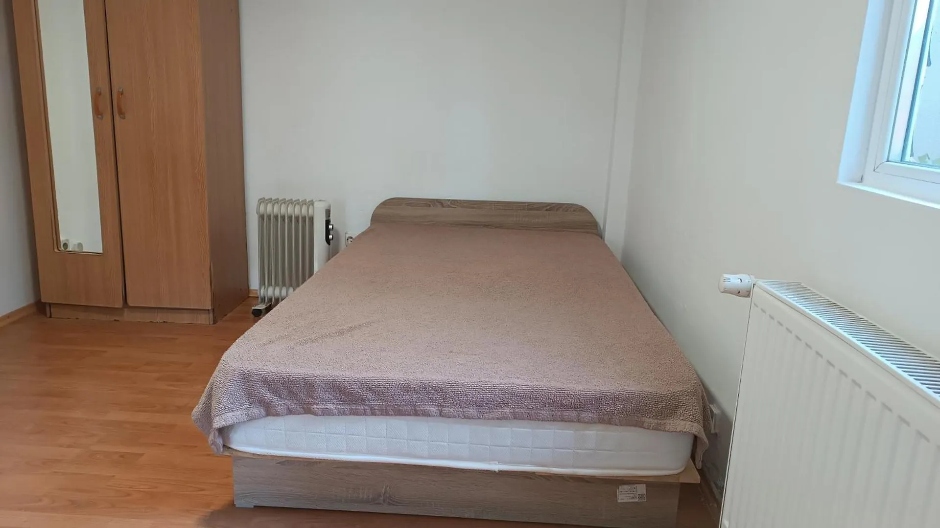 Amg Luk Hotel Bucharest Guest house