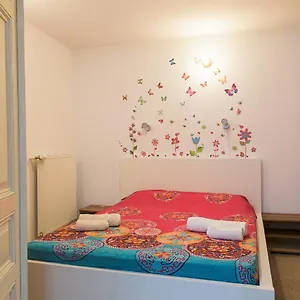 Guest house Center Walking And, Bucharest